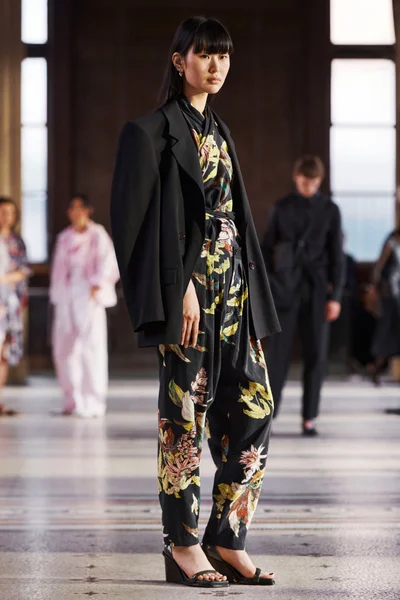 Look 33